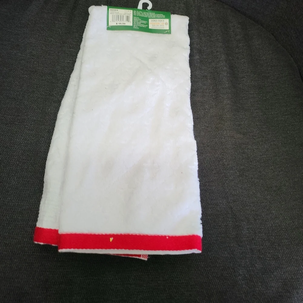 NWT St. Nicholas Square Bath White Hand Towel Merry Christmas Glitter Sparkle